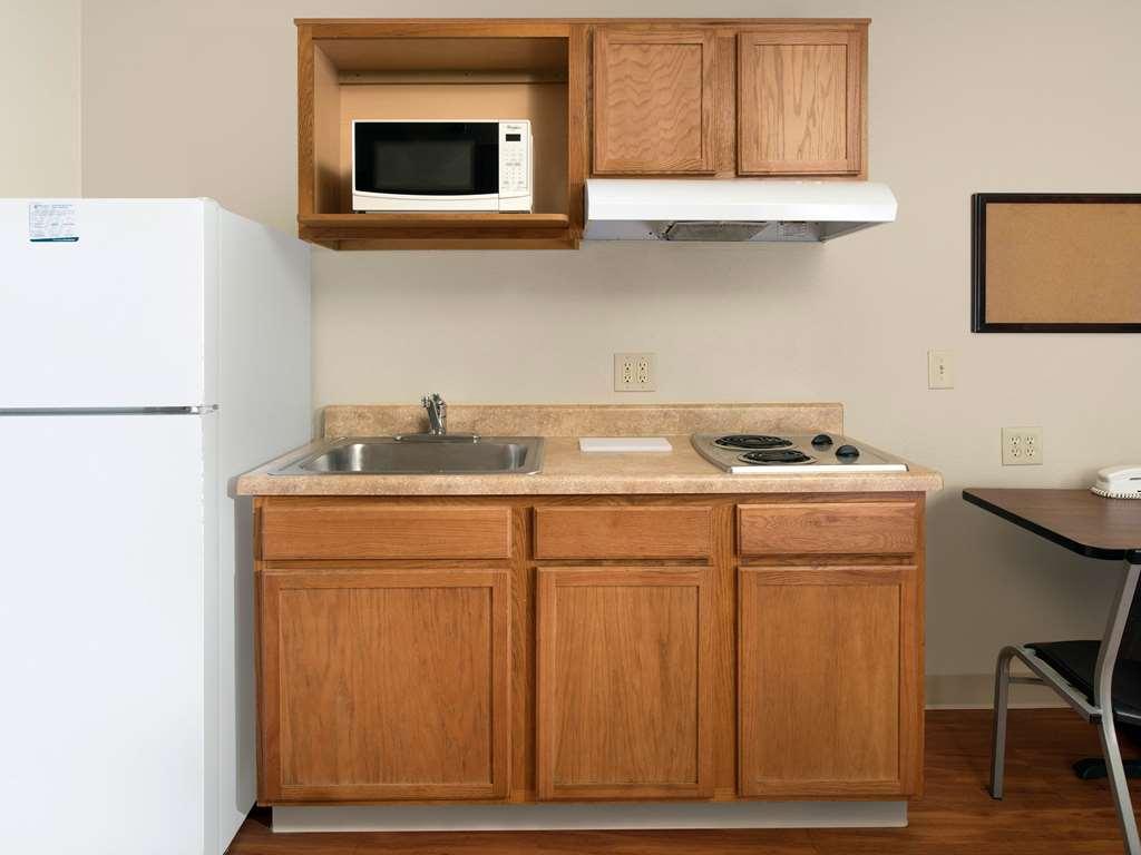 Extended Stay America Select Suites - Kansas City - South - I-49 Стая снимка
