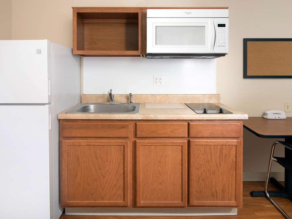 Extended Stay America Select Suites - Kansas City - South - I-49 Стая снимка
