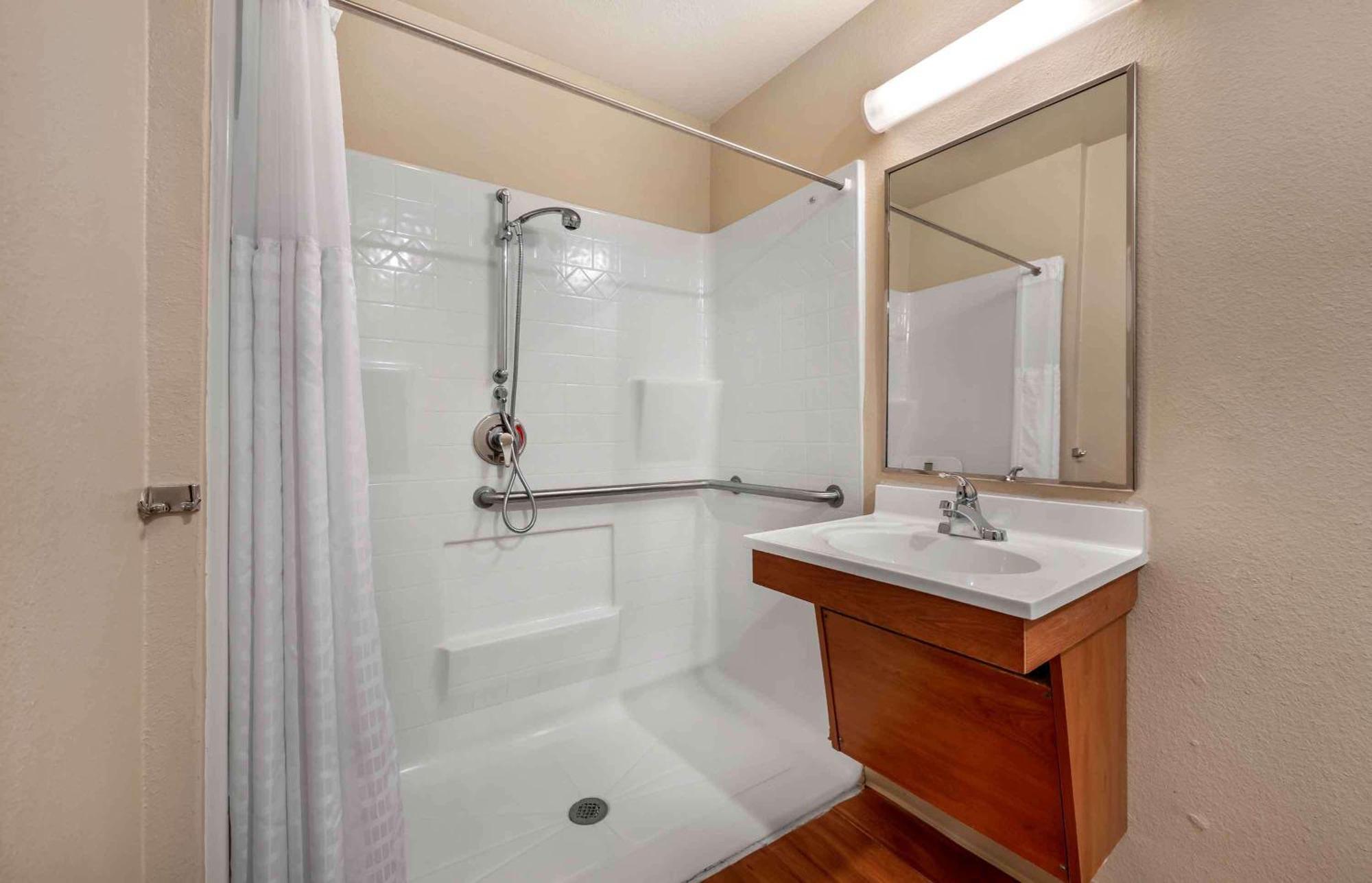 Extended Stay America Select Suites - Kansas City - South - I-49 Екстериор снимка
