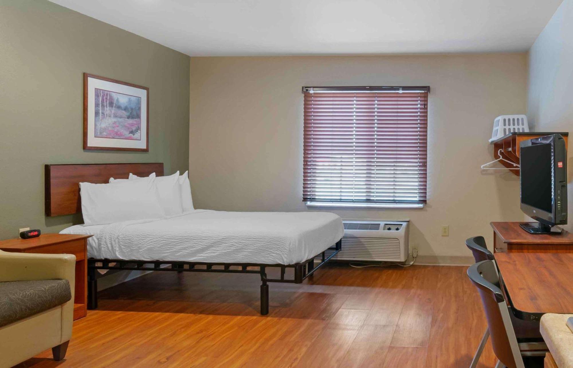 Extended Stay America Select Suites - Kansas City - South - I-49 Екстериор снимка