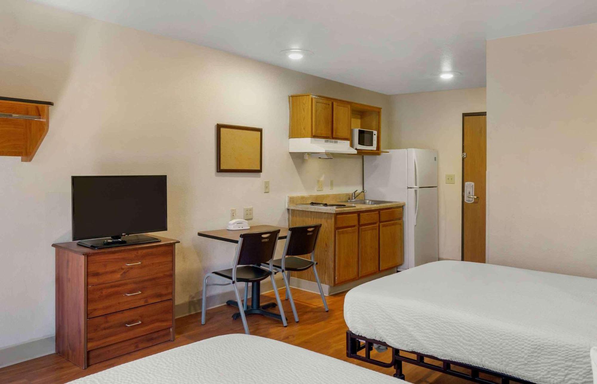 Extended Stay America Select Suites - Kansas City - South - I-49 Екстериор снимка