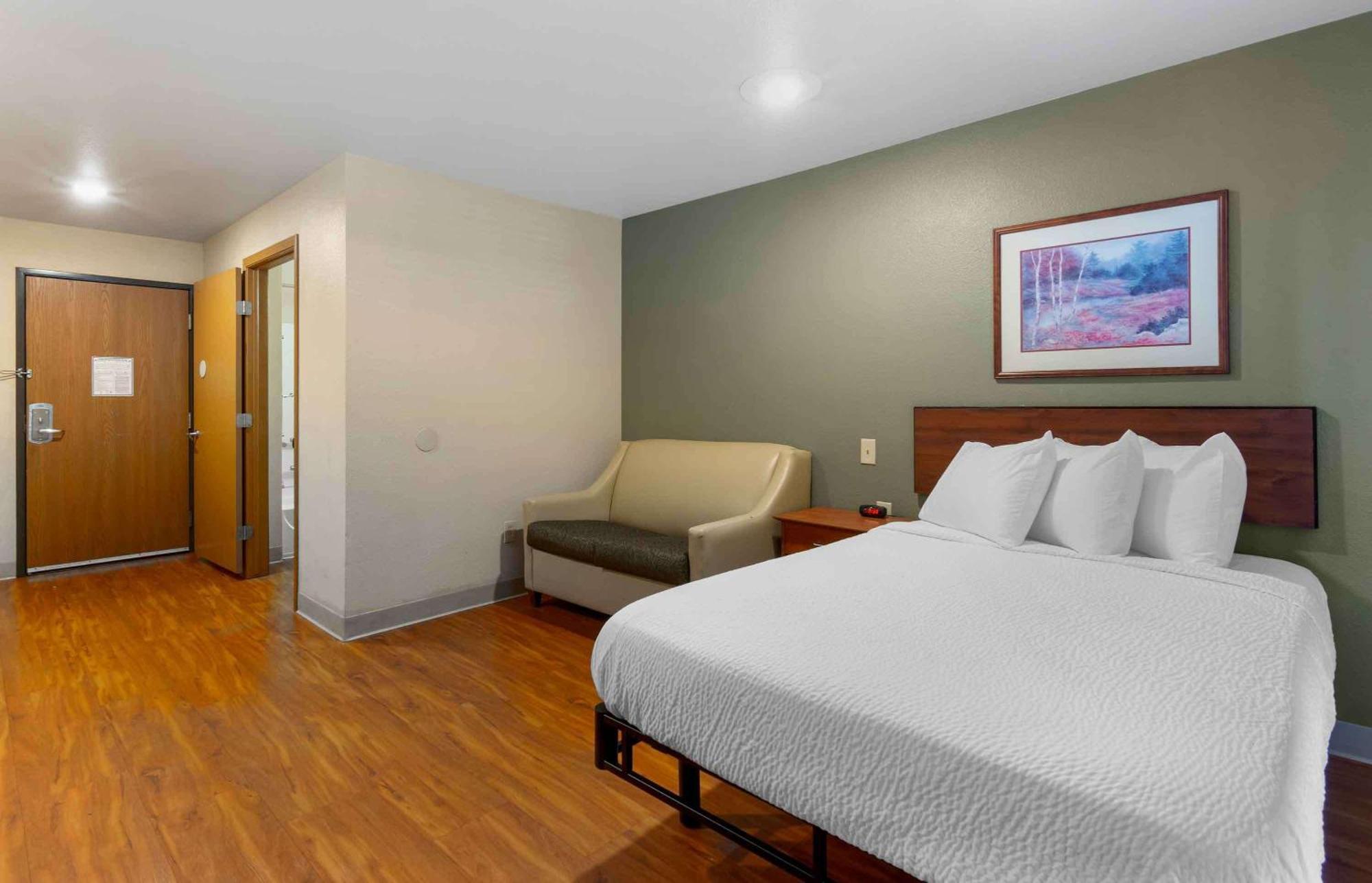 Extended Stay America Select Suites - Kansas City - South - I-49 Екстериор снимка