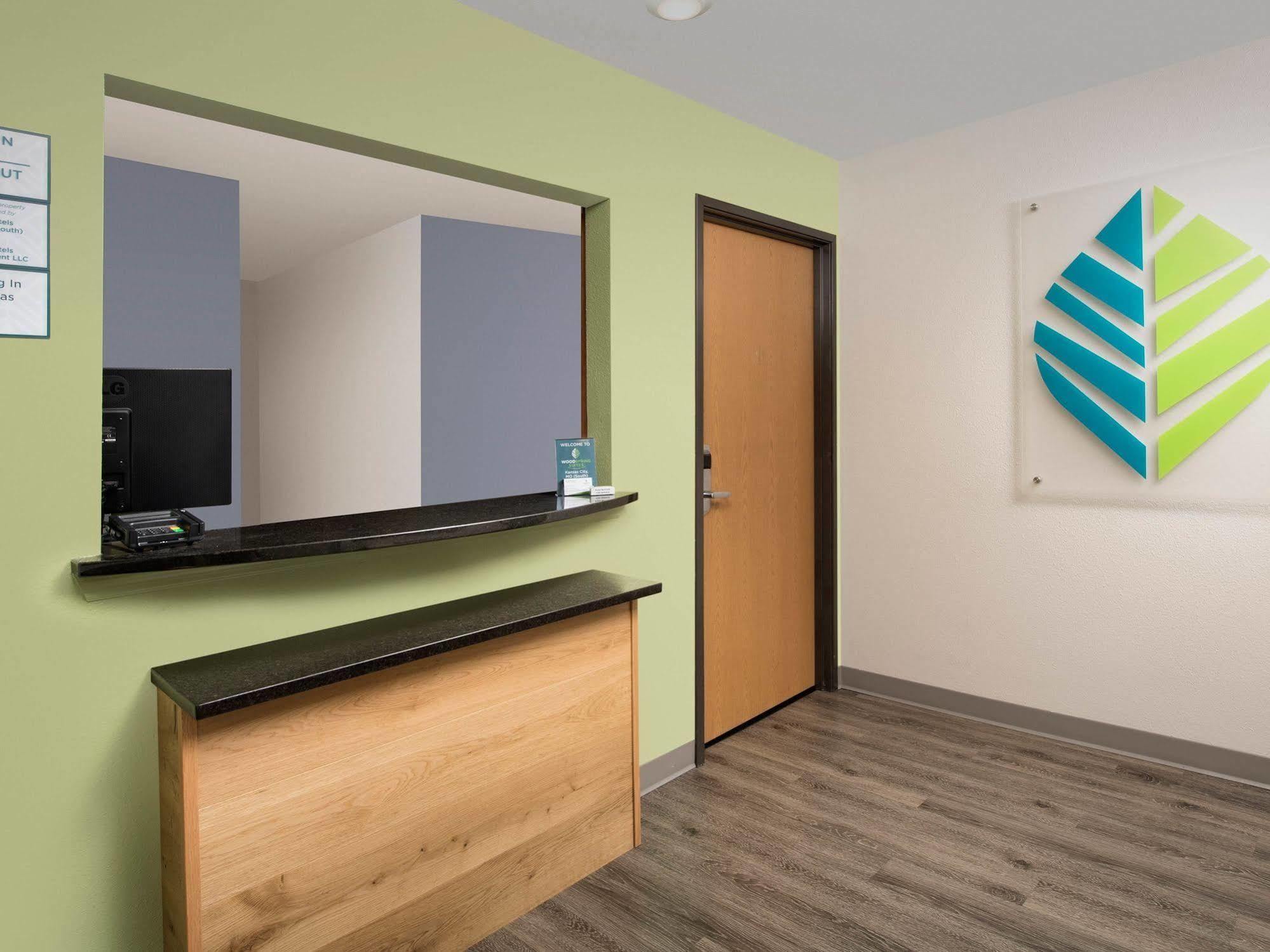 Extended Stay America Select Suites - Kansas City - South - I-49 Екстериор снимка
