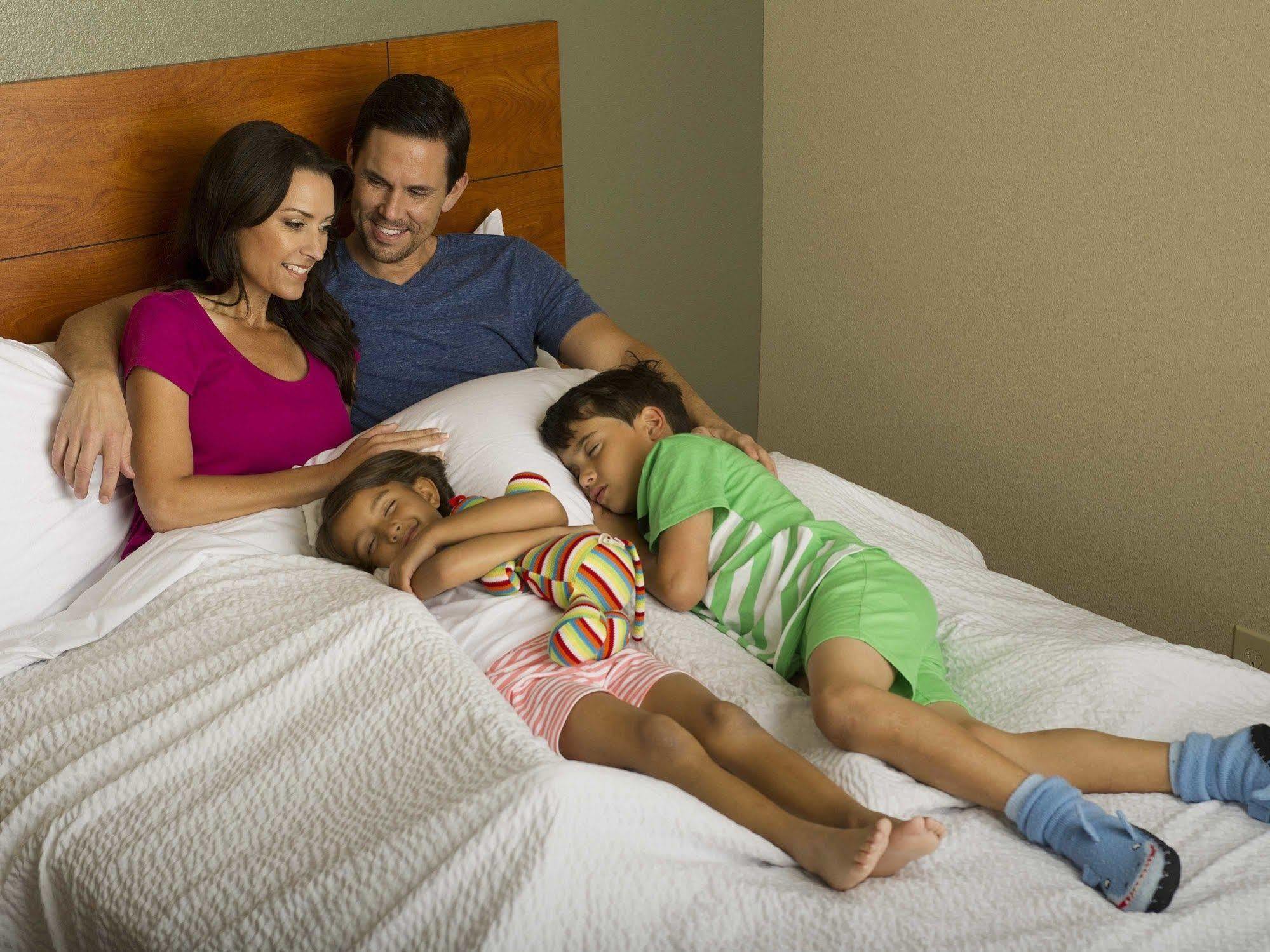 Extended Stay America Select Suites - Kansas City - South - I-49 Екстериор снимка